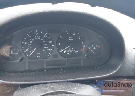 2005 BMW 325I z USA, uszkodzony, nr VIN WBAET37435NJ90102